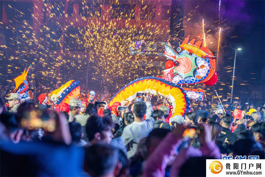 贵州大方:古镇舞龙迎元宵(图1) 贵州大方:古镇舞龙迎元宵(图1)
