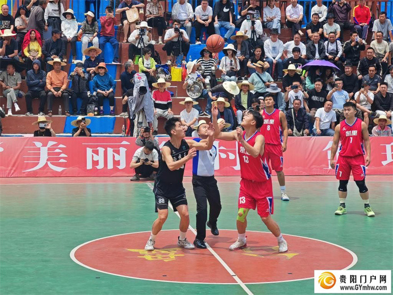 贵州省第二届“美丽乡村”篮球联赛总决赛开赛(图1) 贵州省第二届“美丽乡村”篮球联赛总决赛开赛(图1)