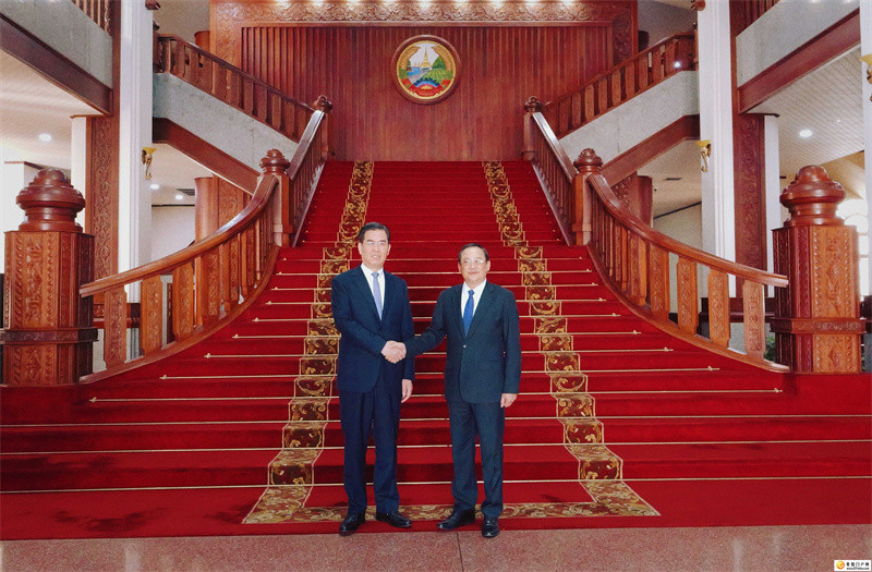 李炳军拜会老挝政府总理宋赛·西潘敦(图1) 李炳军拜会老挝政府总理宋赛·西潘敦(图1)