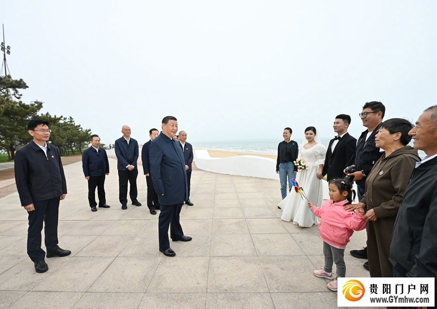 习近平在山东日照市考察调研(图7) 习近平在山东日照市考察调研(图7)