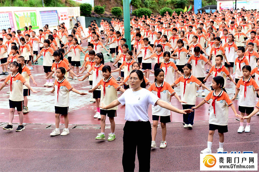 贵州黔东南:多彩活动迎“六一”(图4) 贵州黔东南:多彩活动迎“六一”(图4)