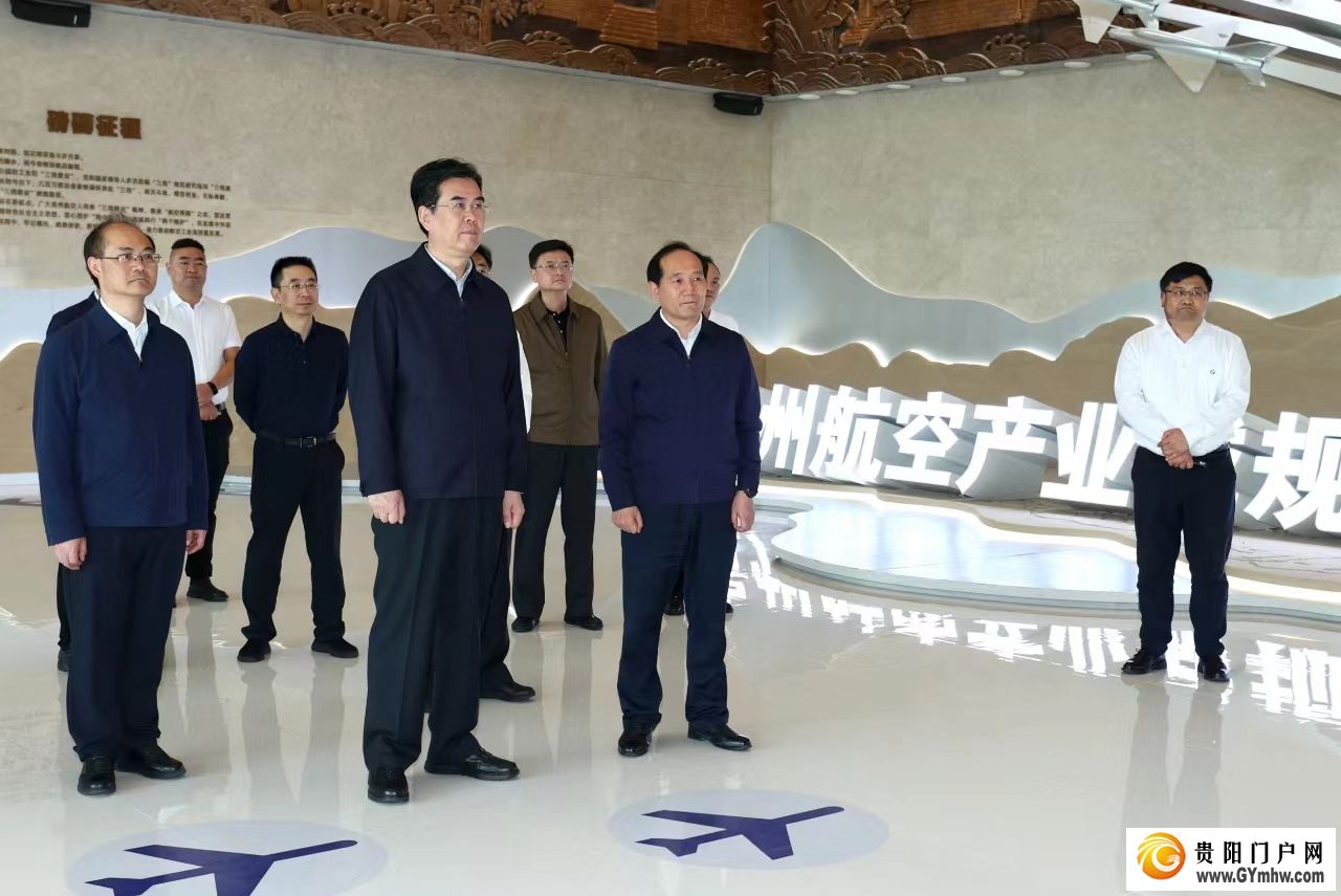 李炳军在贵阳市安顺市调研(图2) 李炳军在贵阳市安顺市调研(图2)