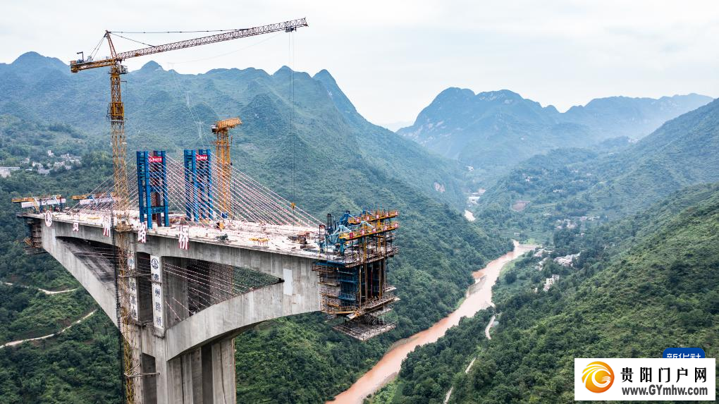 新时代中国调研行之看区域·西部篇丨贵州:西部天堑变通途(图2) 新时代中国调研行之看区域·西部篇丨贵州:西部天堑变通途(图2)