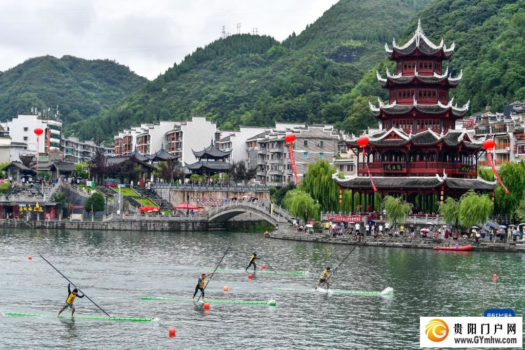 “一苇渡江”赛古城(图1) “一苇渡江”赛古城(图1)